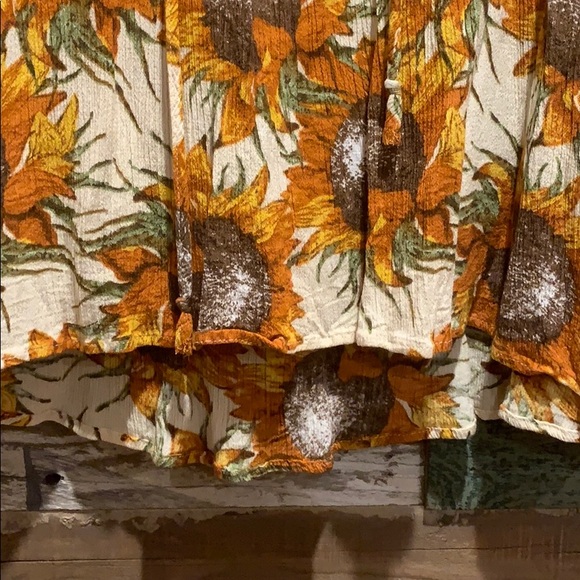 SOLD 💟Peasant Blouse by Umgee - Picture 6 of 8